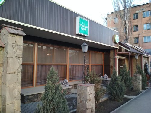 Menjelajahi Autentisitas Rasa di Krymskiy Dvorik: Permata Kuliner yang Tak Terlupakan